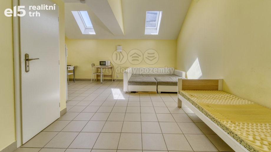 Pronájem bytu 1+kk 31 m², Sytno