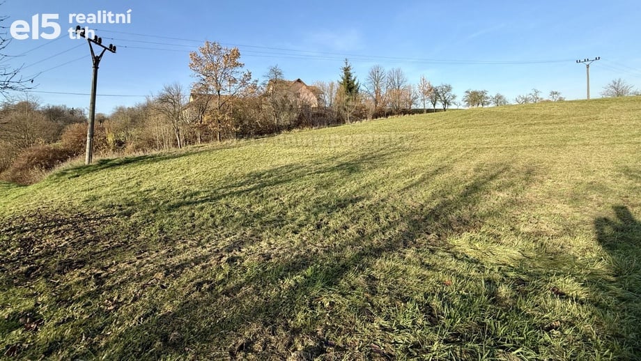 Prodej stavebního pozemku 2 214 m², Voděrady