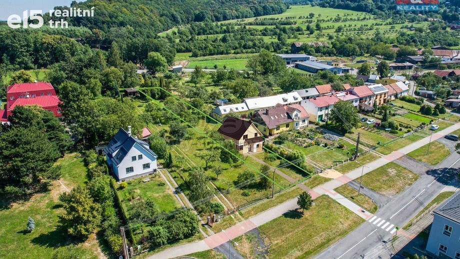 Prodej stavebního pozemku 2 180 m², Chvalčov