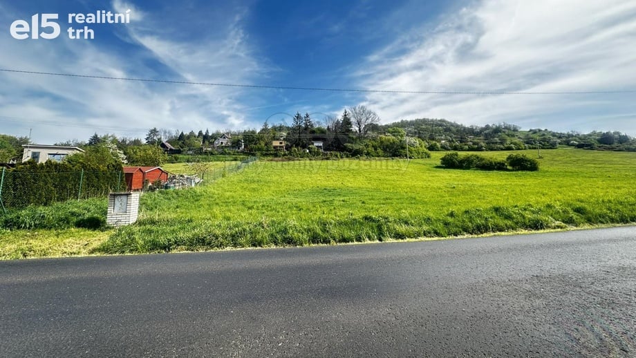 Prodej stavebního pozemku 3 430 m², Bystřany