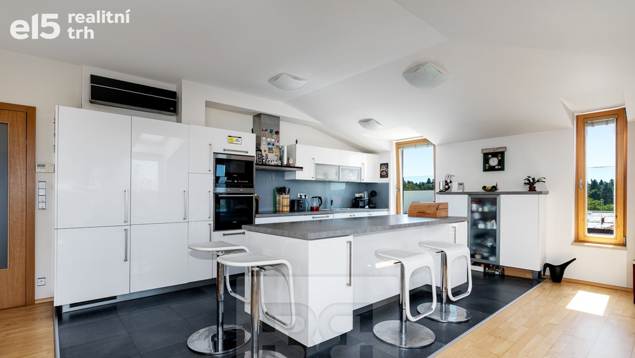 Prodej bytu s 6 a více pokoji 264 m², Průhonice