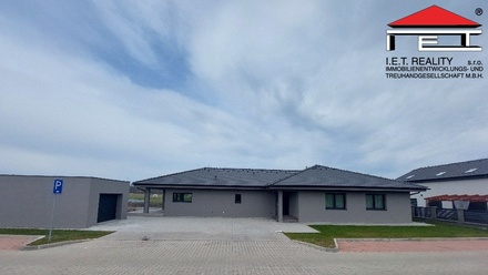 Prodej rodinného domu 210 m², Mezouň