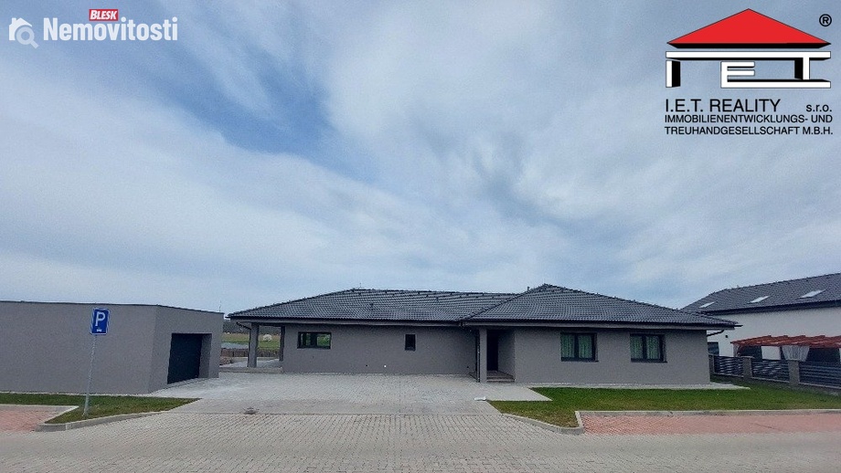 Prodej rodinného domu 210 m², Mezouň