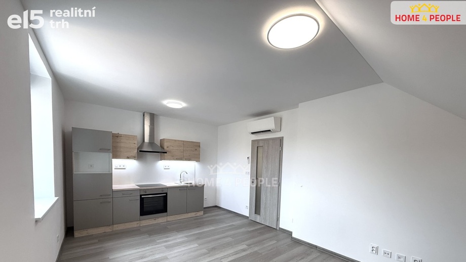 Pronájem bytu 2+kk 48 m², Město Touškov
