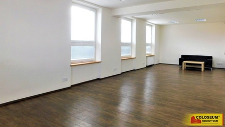 Pronájem kanceláře 62 m², Znojmo - Oblekovice