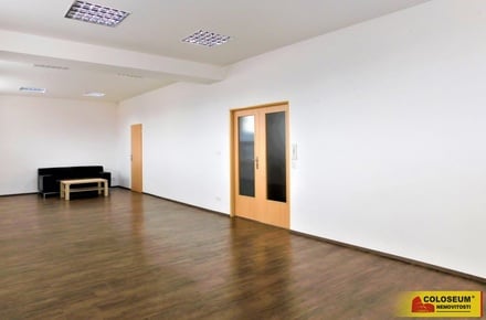 Pronájem kanceláře 62 m², Znojmo - Oblekovice