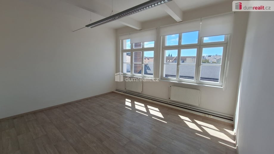 Pronájem kanceláře 22 m², Praha 5