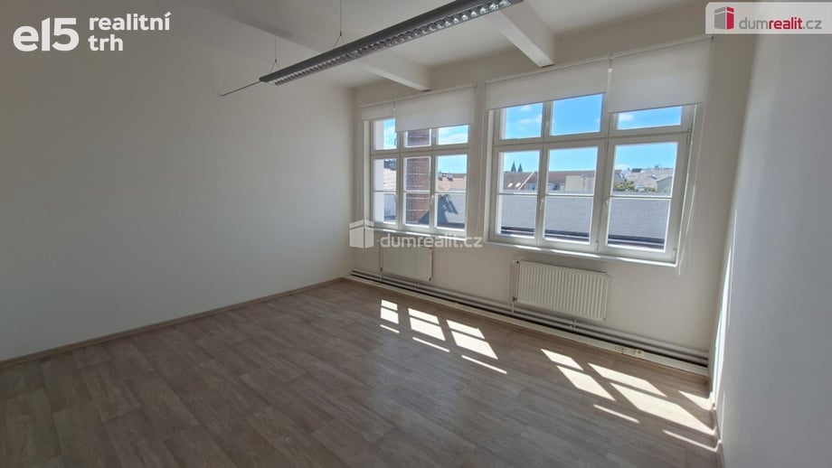 Pronájem kanceláře 22 m², Praha 5