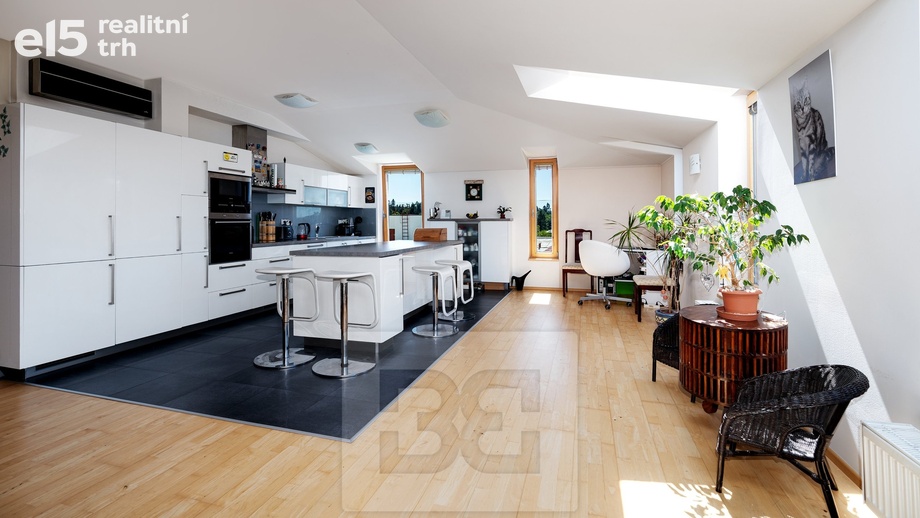 Prodej bytu 4+kk 135 m², Průhonice