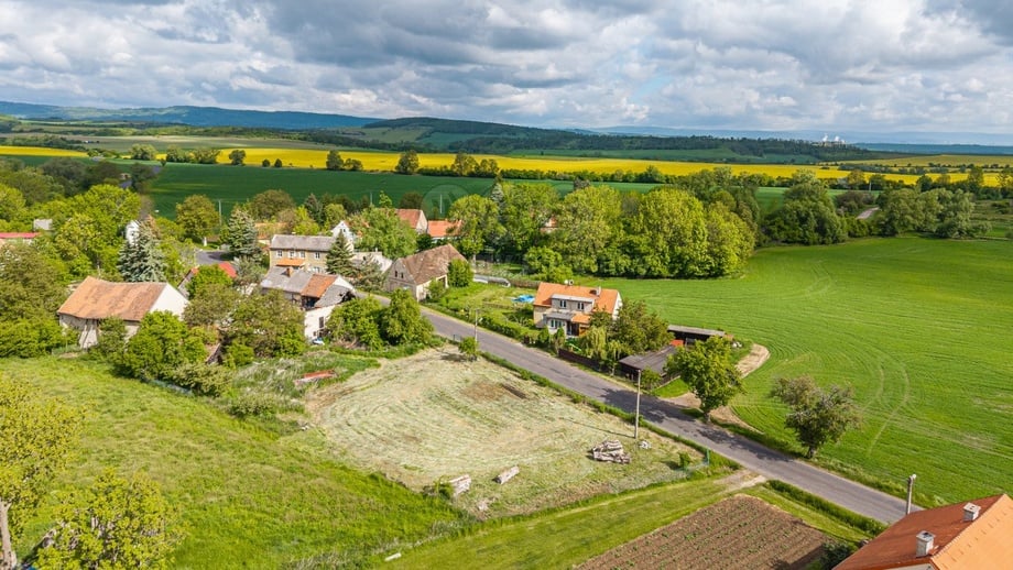 Prodej stavebního pozemku 1 136 m², Krásný Dvůr