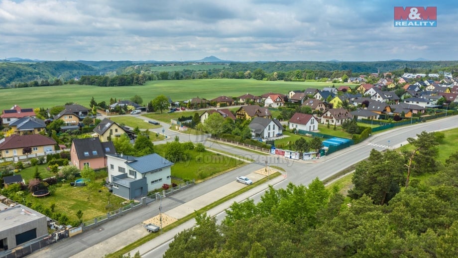 Prodej stavebního pozemku 1 082 m², Bradlec