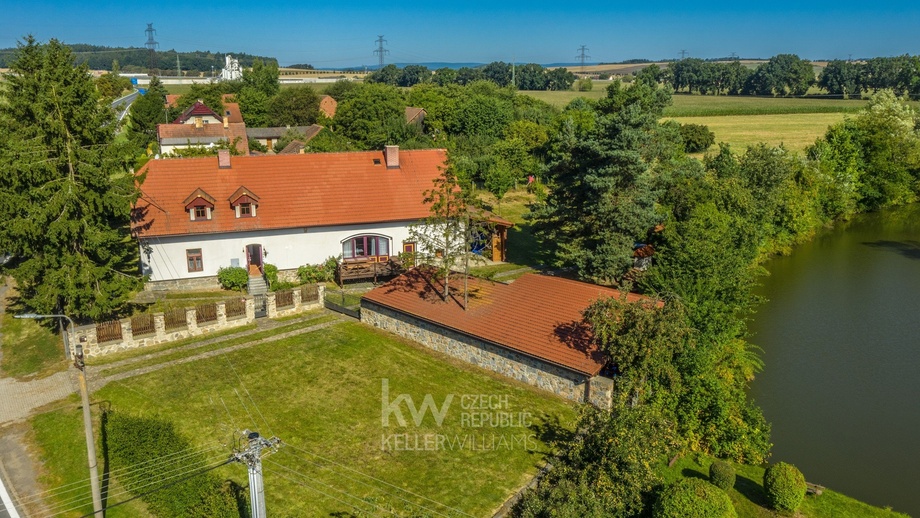 Prodej rodinného domu 252 m², Lety