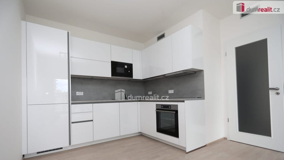 Pronájem bytu 2+kk 54 m², Praha 12