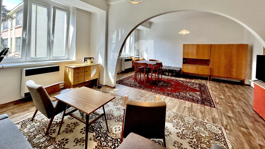 Pronájem bytu 1+kk 45 m², Praha 4