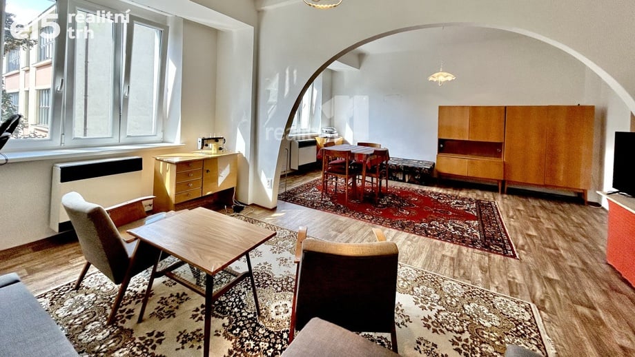 Pronájem bytu 1+kk 46 m², Praha 4