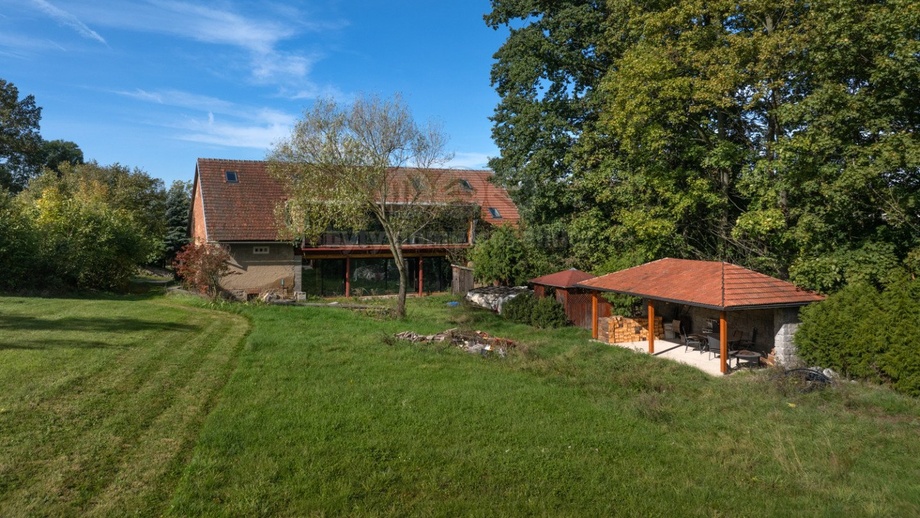 Prodej rodinného domu 327 m², Benešov