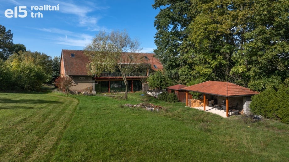 Prodej rodinného domu 327 m², Benešov