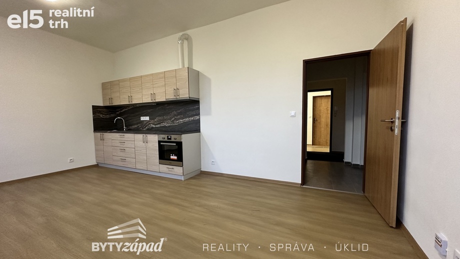 Pronájem bytu 3+kk 66 m², Strašice