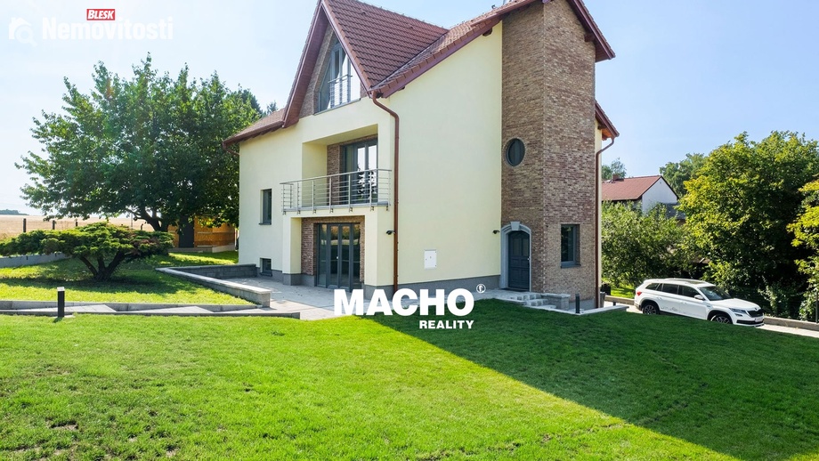 Pronájem rodinného domu 380 m², Kosoř