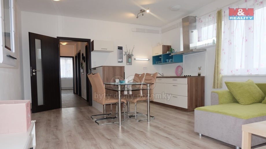 Pronájem bytu 2+kk 55 m², Velký Osek