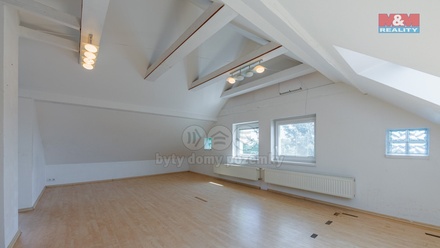 Prodej rodinného domu 240 m², Hroznětín