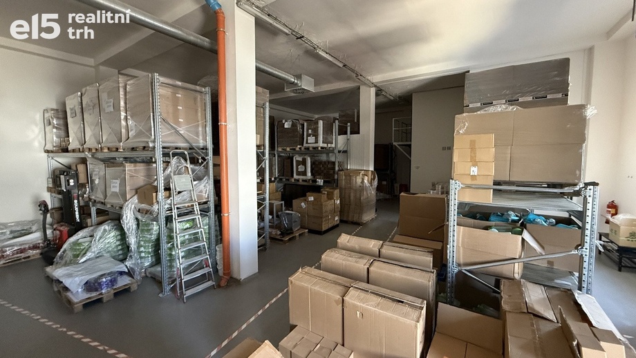 Pronájem výrobního prostoru 638 m², Praha