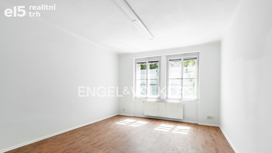 Pronájem kanceláře 150 m², Praha - Smíchov
