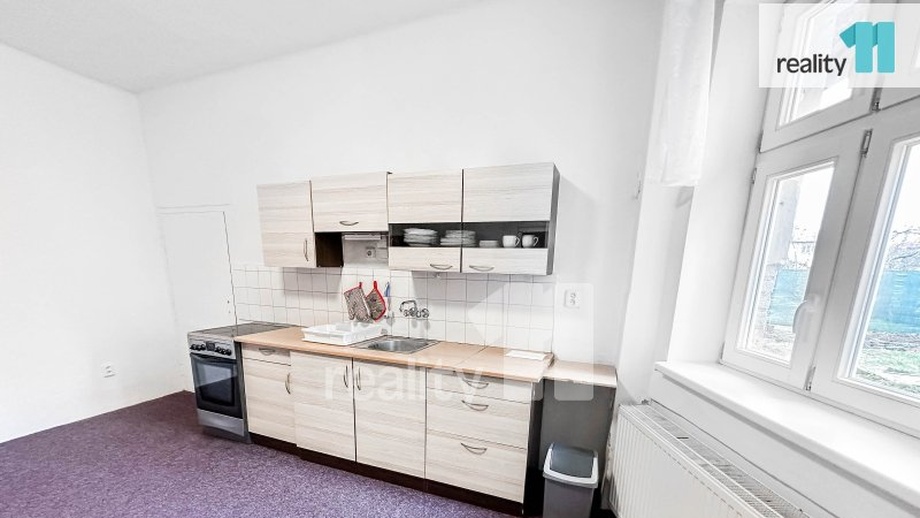 Pronájem bytu 2+1 75 m², Chropyně