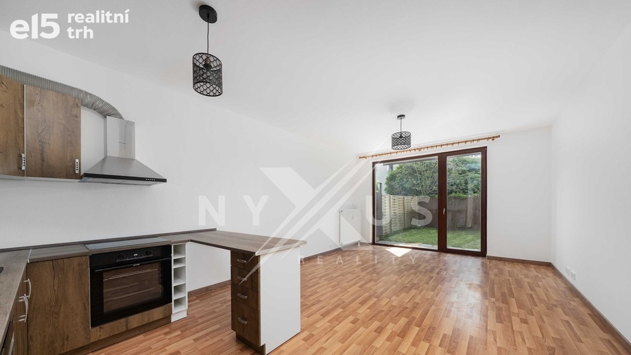 Pronájem bytu 1+kk 38 m², Praha 10
