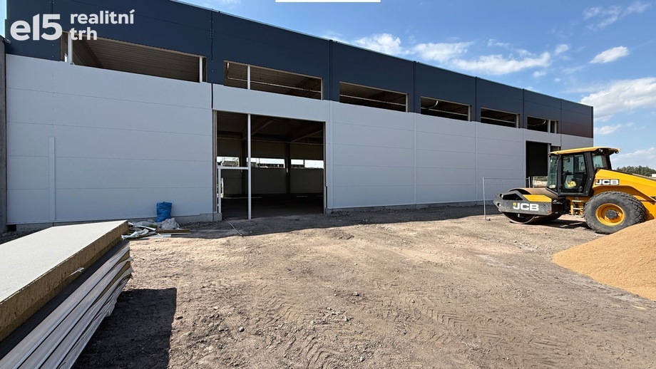Pronájem skladu 919 m², Kladno