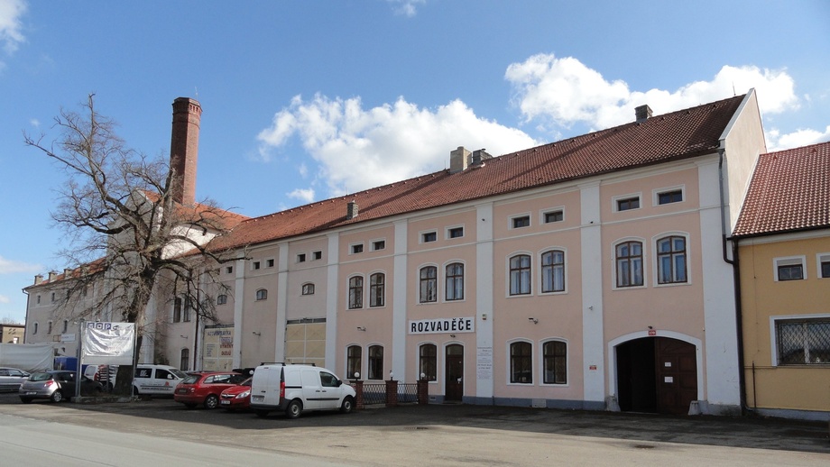 Pronájem skladu 184 m², Unhošť