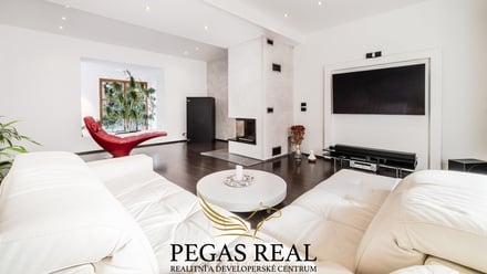 Prodej vily 218 m², Omice