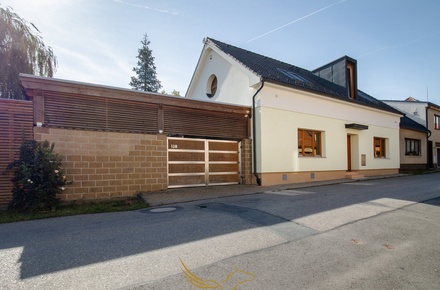 Prodej vily 218 m², Omice