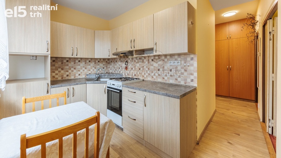 Prodej bytu 3+1 69 m², Nová Role