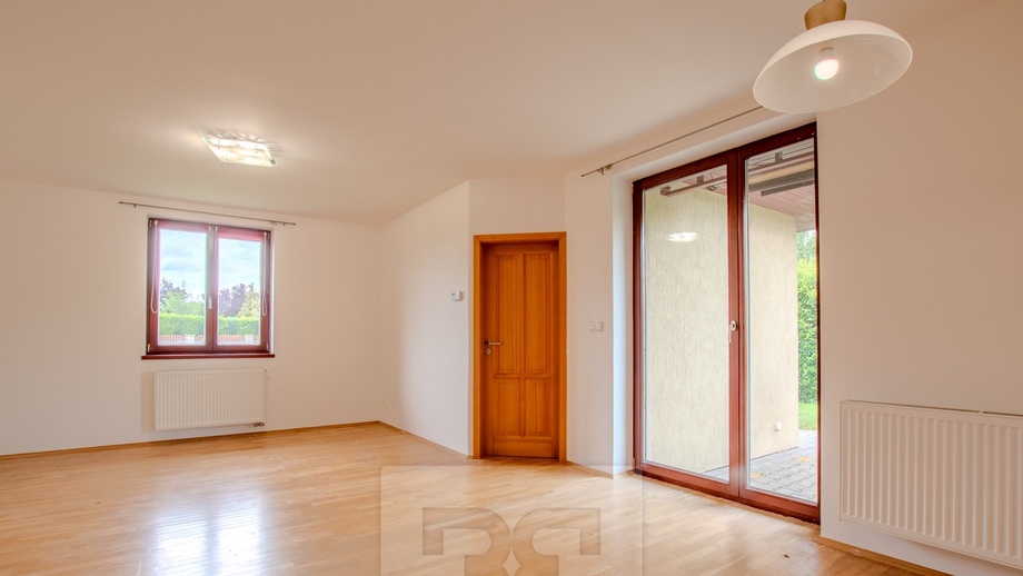 Pronájem rodinného domu 100 m², Květnice
