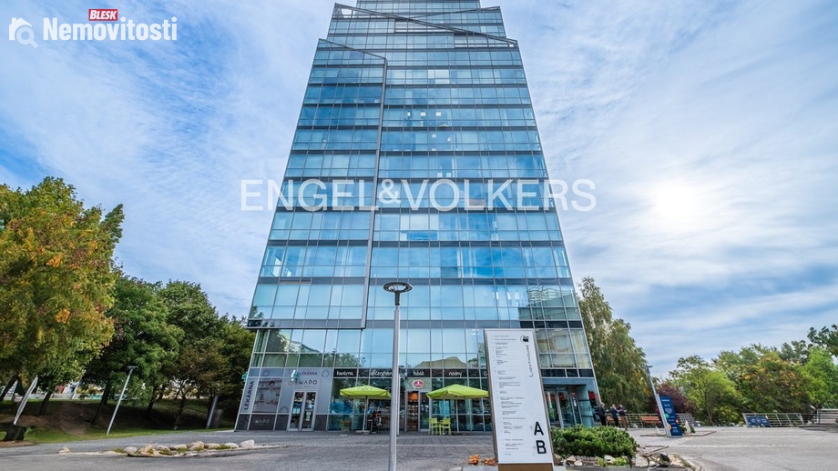 Pronájem kanceláře 478 m², Praha - Holešovice