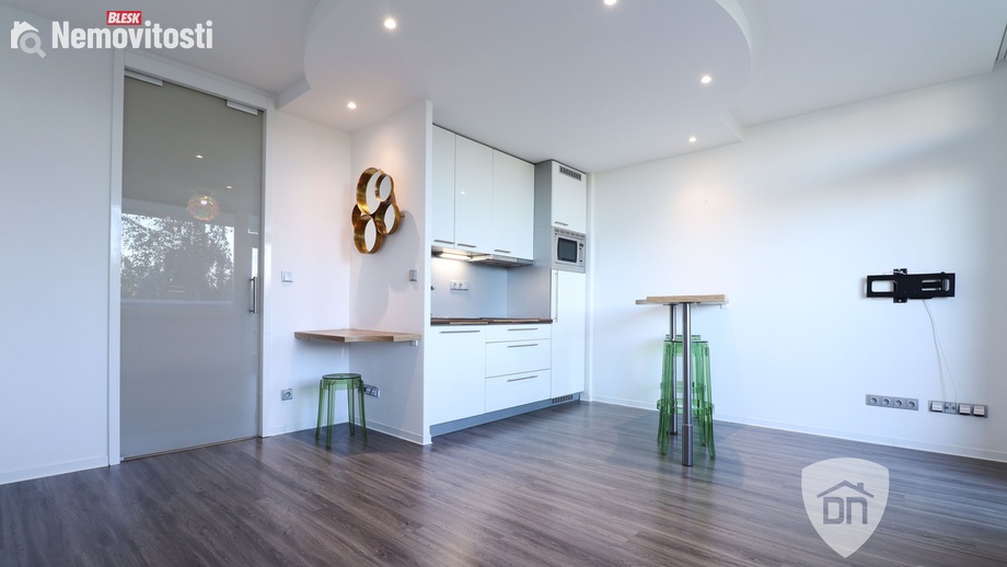 Pronájem bytu 1+kk 27 m², Praha - Kamýk