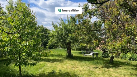 Prodej stavebního pozemku 1 198 m², Šlapanice u Brna