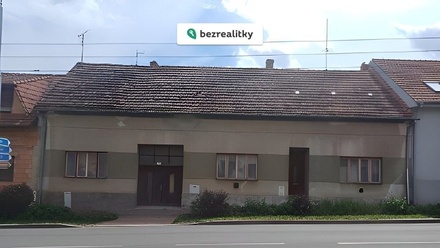 Prodej stavebního pozemku 1 198 m², Šlapanice u Brna
