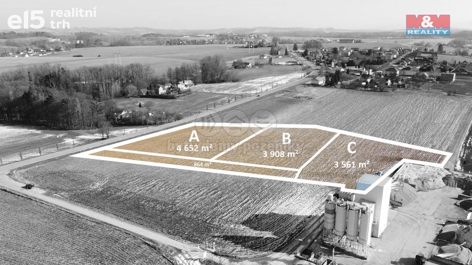 Prodej komerčního pozemku 3 908 m², Vojkovice