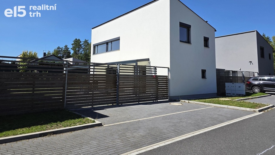 Pronájem rodinného domu 108 m², Plzeň - Valcha