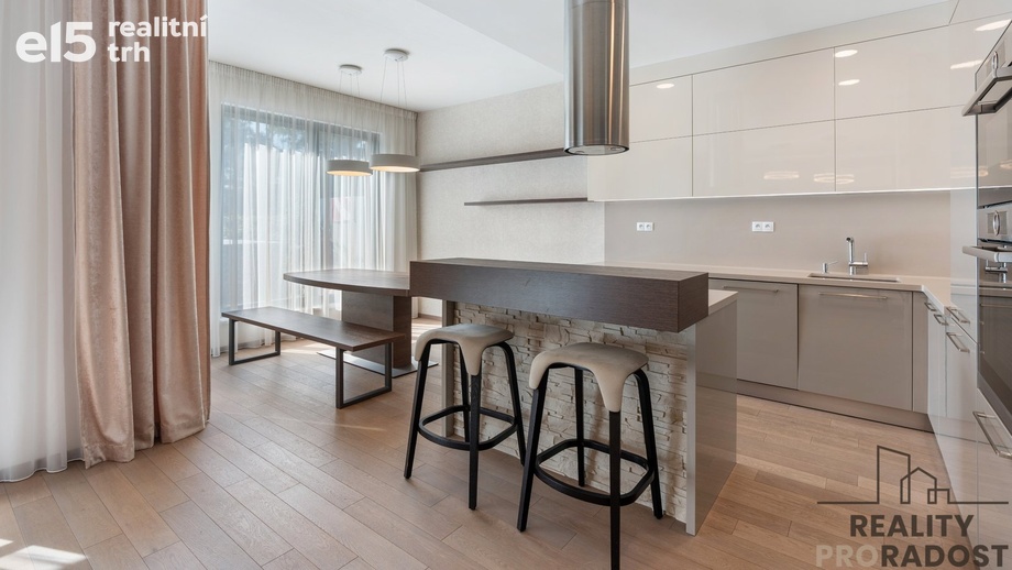 Pronájem bytu 4+kk 130 m², Praha 9