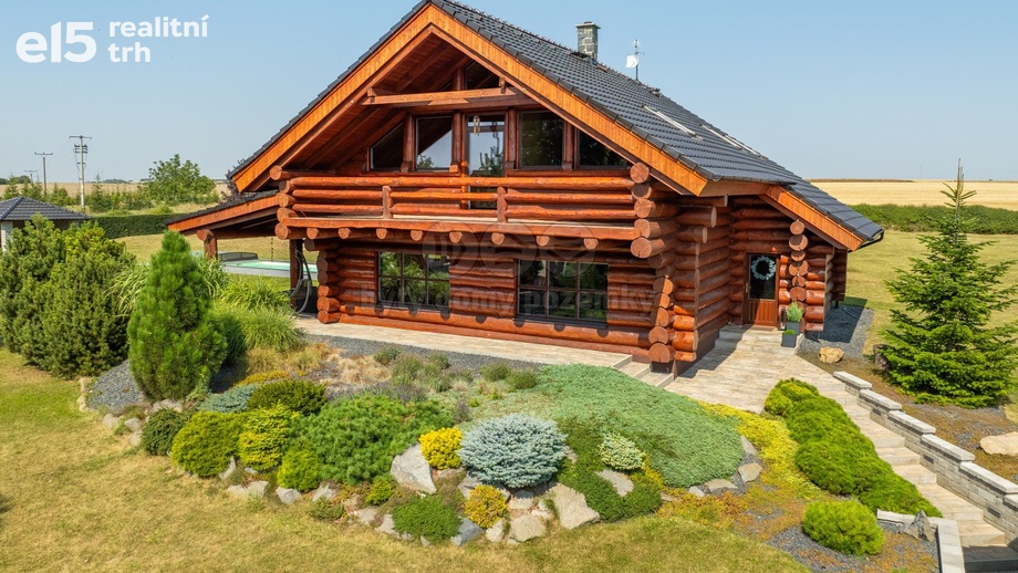 Prodej rodinného domu 198 m², Klobuky