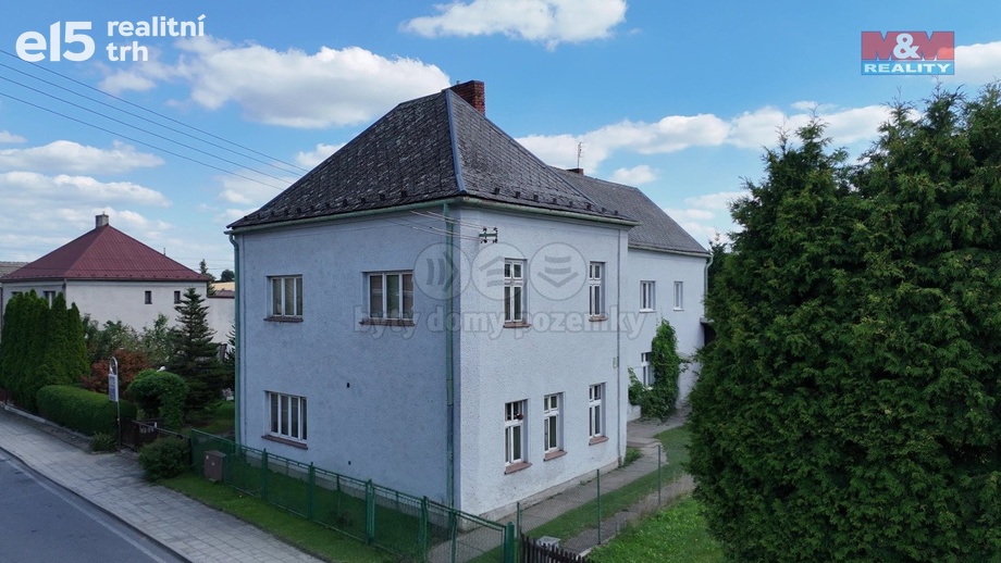 Prodej rodinného domu 428 m², Píšť