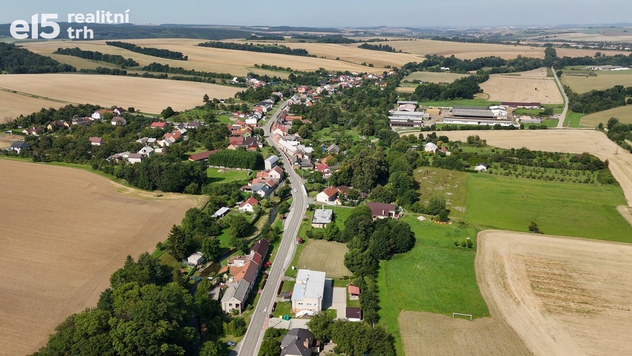 Prodej stavebního pozemku 1 315 m², Lipová