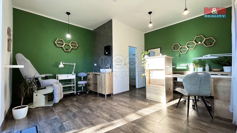 Pronájem obchodního prostoru 24 m², Sadská