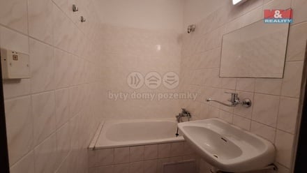 Prodej bytu 1+kk 16 m², Rožnov pod Radhoštěm