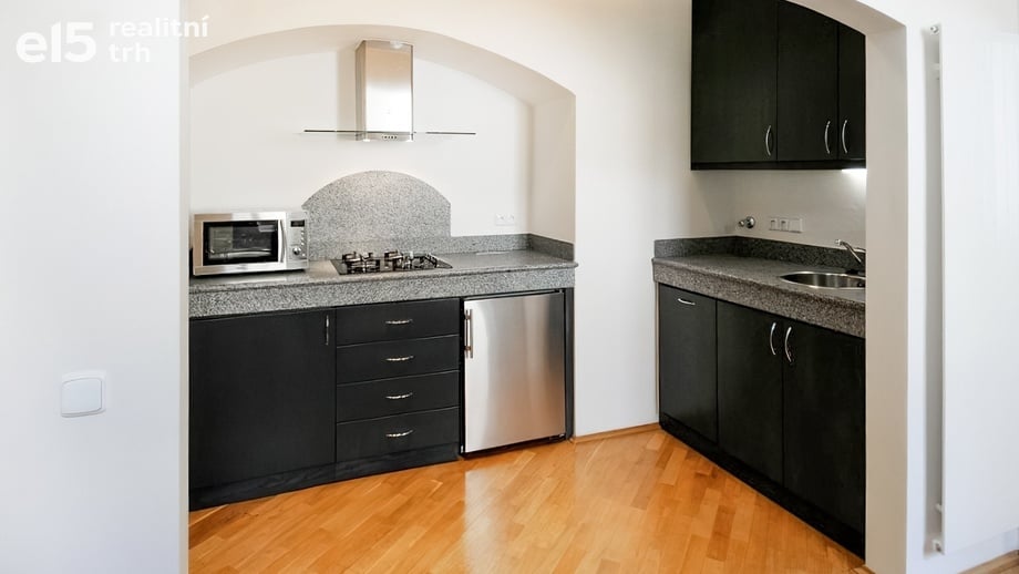Pronájem bytu 2+1 69 m², Praha - Malá Strana