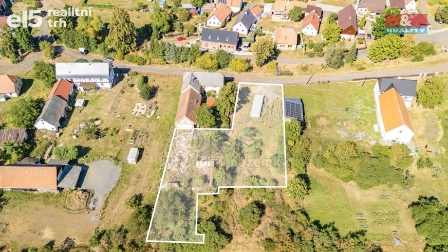 Prodej zahrady 1 917 m², Vroutek