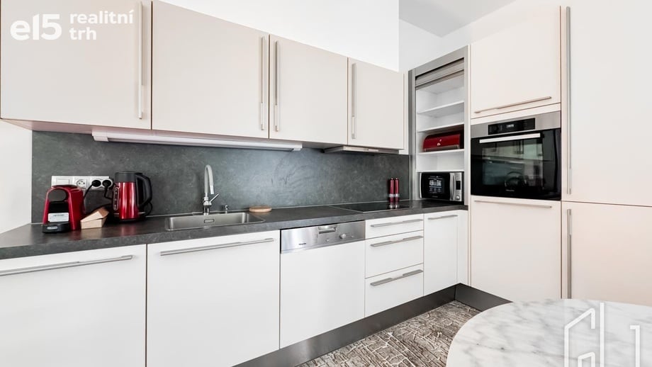 Pronájem bytu 2+kk 65 m², Praha 4, Nusle